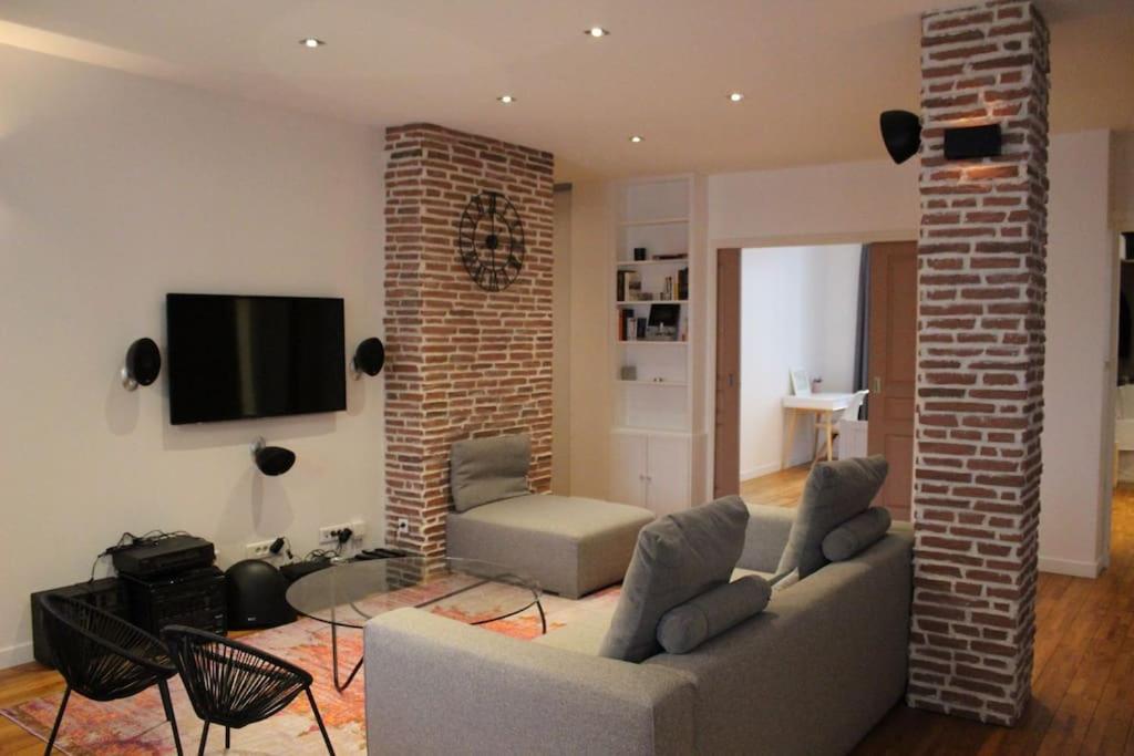 Le Jane : Centre Ville, Garage, Balcon Annecy Bagian luar foto