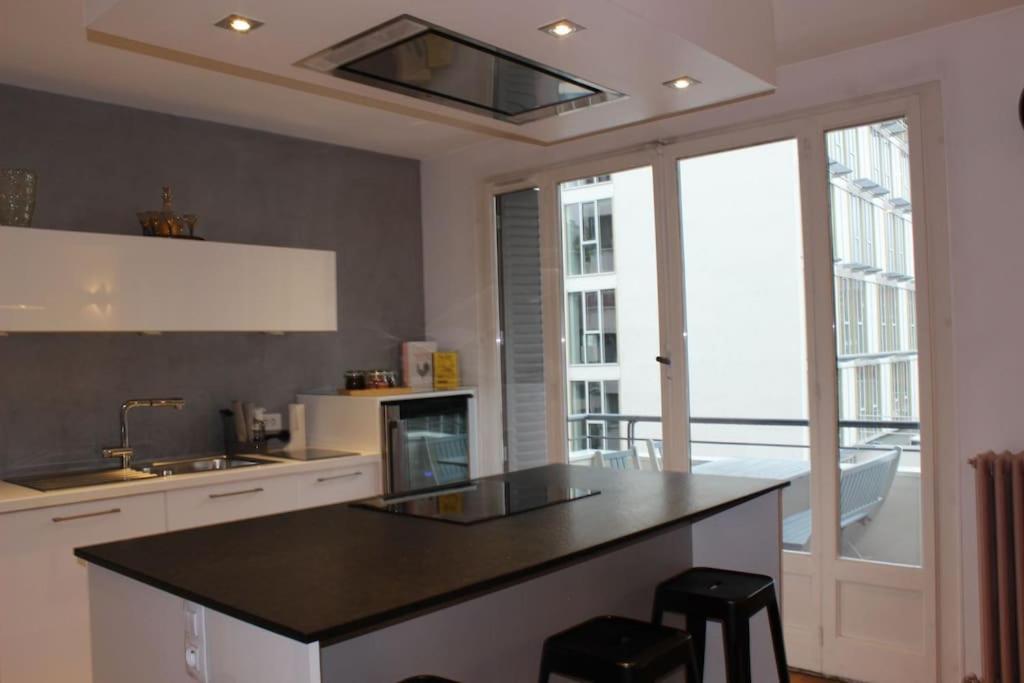 Le Jane : Centre Ville, Garage, Balcon Annecy Bagian luar foto