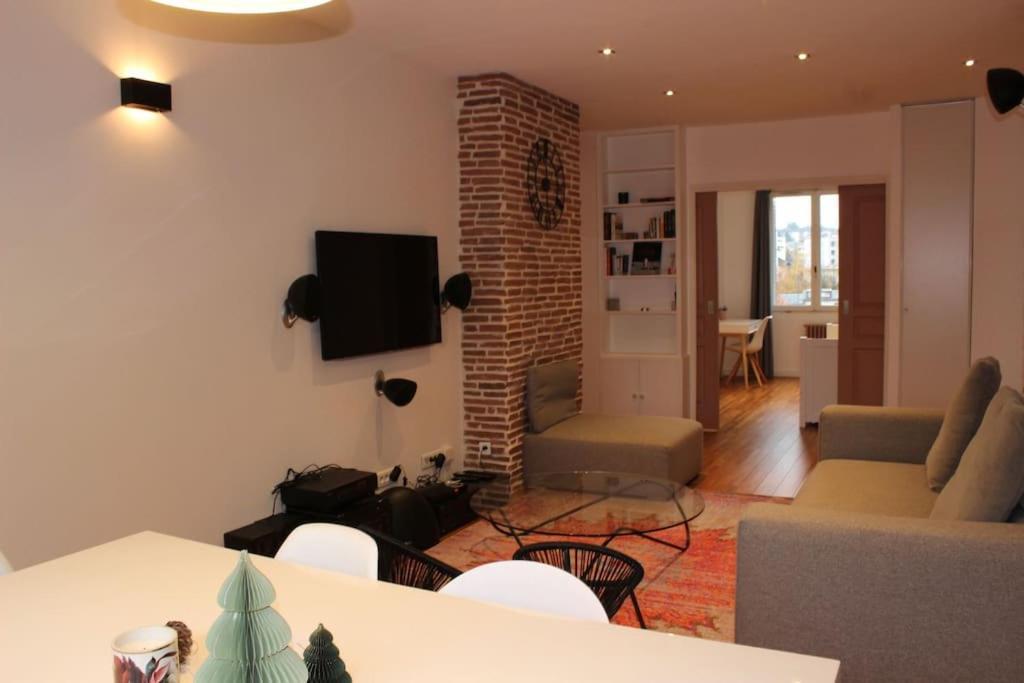 Le Jane : Centre Ville, Garage, Balcon Annecy Bagian luar foto