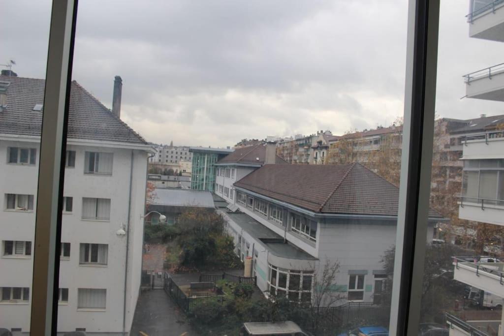 Le Jane : Centre Ville, Garage, Balcon Annecy Bagian luar foto