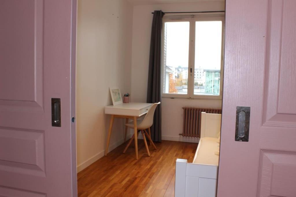 Le Jane : Centre Ville, Garage, Balcon Annecy Bagian luar foto