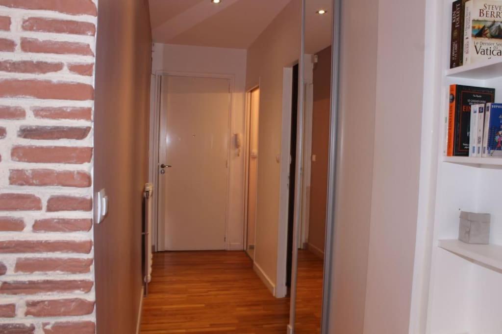 Le Jane : Centre Ville, Garage, Balcon Annecy Bagian luar foto
