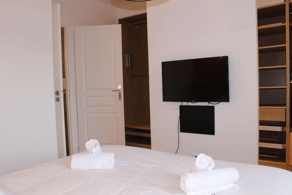 Le Jane : Centre Ville, Garage, Balcon Annecy Bagian luar foto