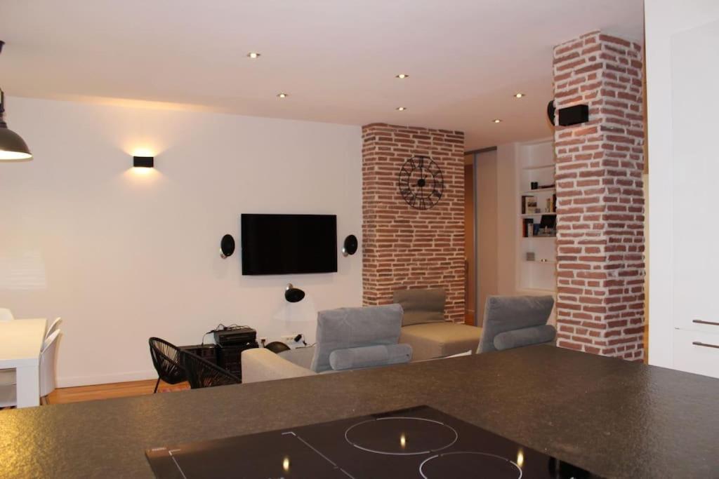 Le Jane : Centre Ville, Garage, Balcon Annecy Bagian luar foto
